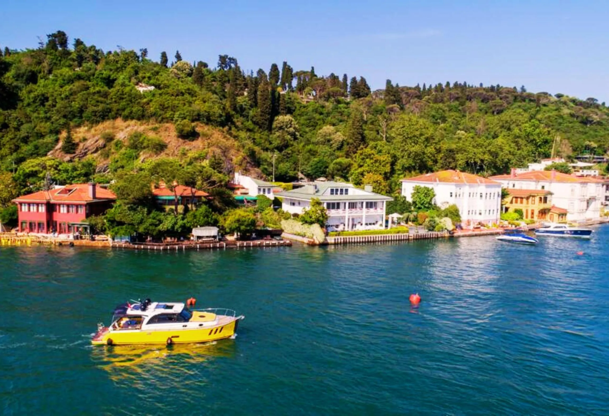 Klasik ve Şık: Lobster Motoryat Kiralama 6