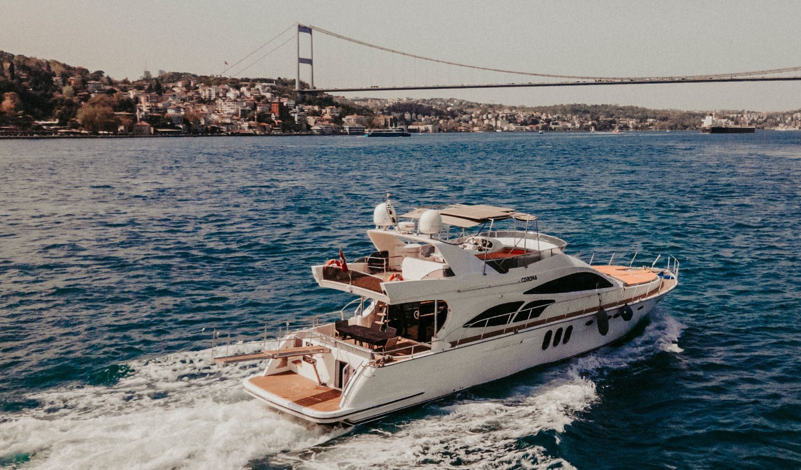 Azimut Motoryat - 15 Kişilik İstanbul Yat Kiralama 3