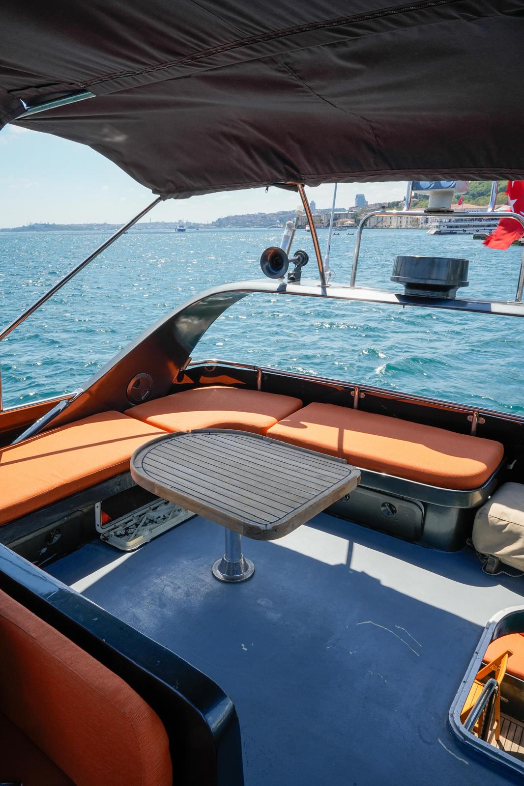 İstanbul Boğazında 17 Metre Lüks Özel Motoryat 4
