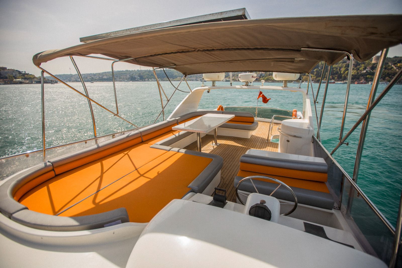 Azimut Motoryat - 15 Kişilik İstanbul Yat Kiralama 4