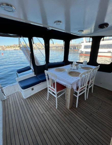 Ayvansaray Kalkışlı Kiralık Özel Yapım 17M Motoryat 2