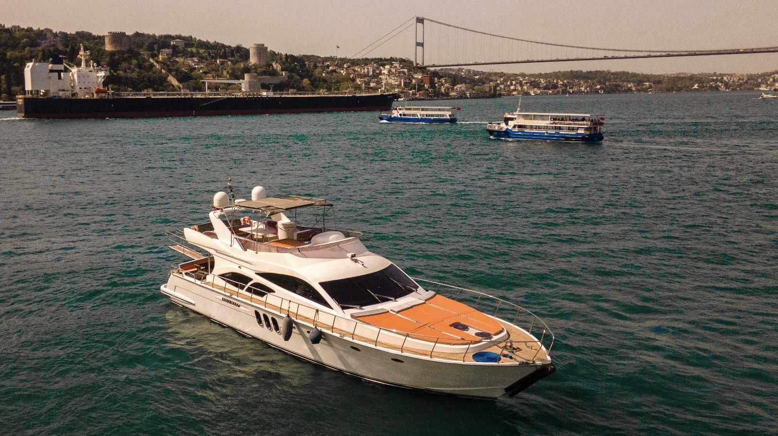 Azimut Motoryat - 15 Kişilik İstanbul Yat Kiralama 1