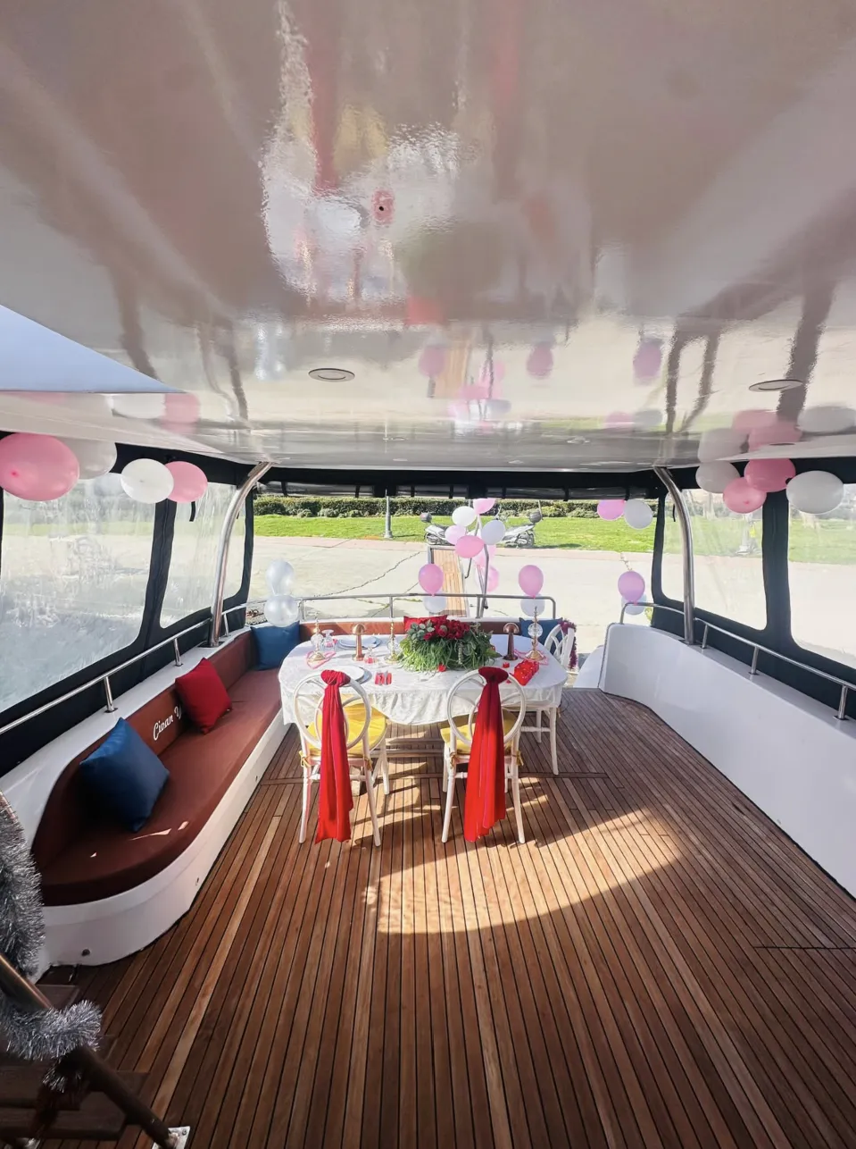 Luxury Custom 16m Motor Yacht for Rent on the Bosphorus 4