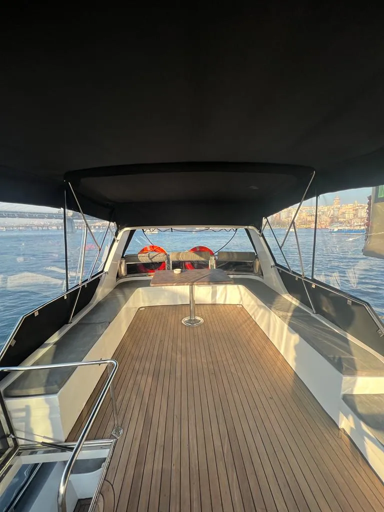 15 metre   Boğazda size özel yat 2