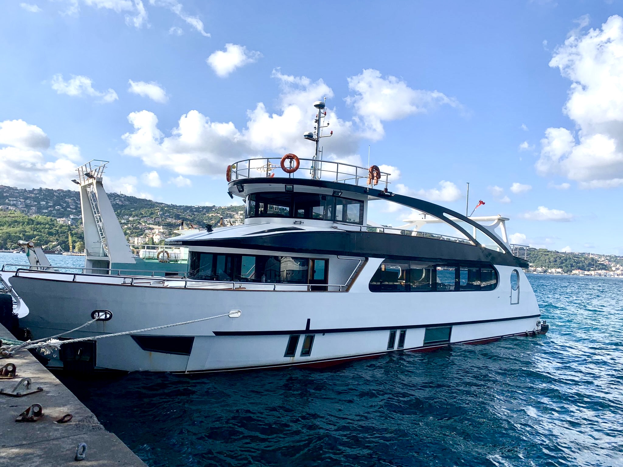 İstanbul Boğazı 50 Kişilik Tekne Kiralama 3
