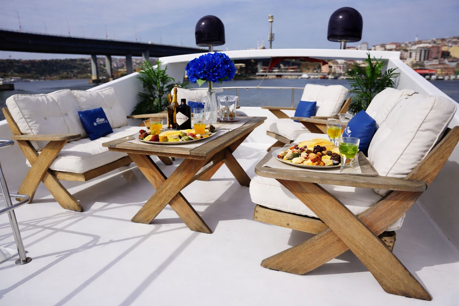 Motor Yacht for Rent for Invitations and Celebrations 5