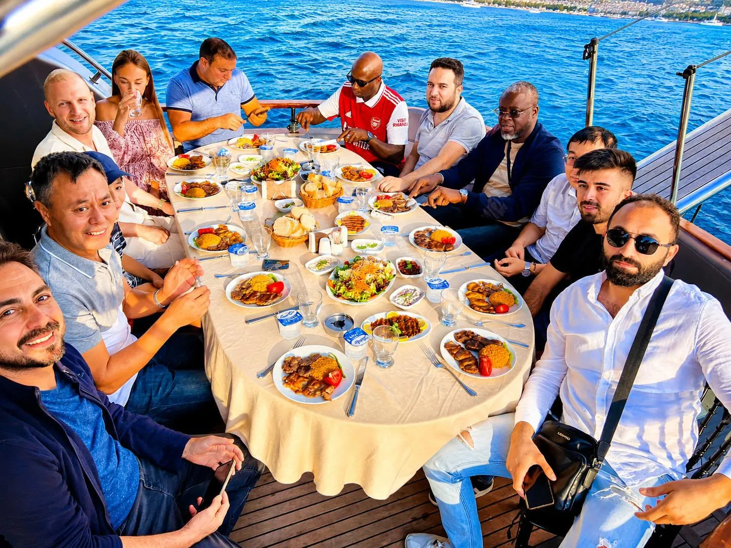 Bebek Motoryat Kiralama | 20 Kişilik Boğaz Turu 6