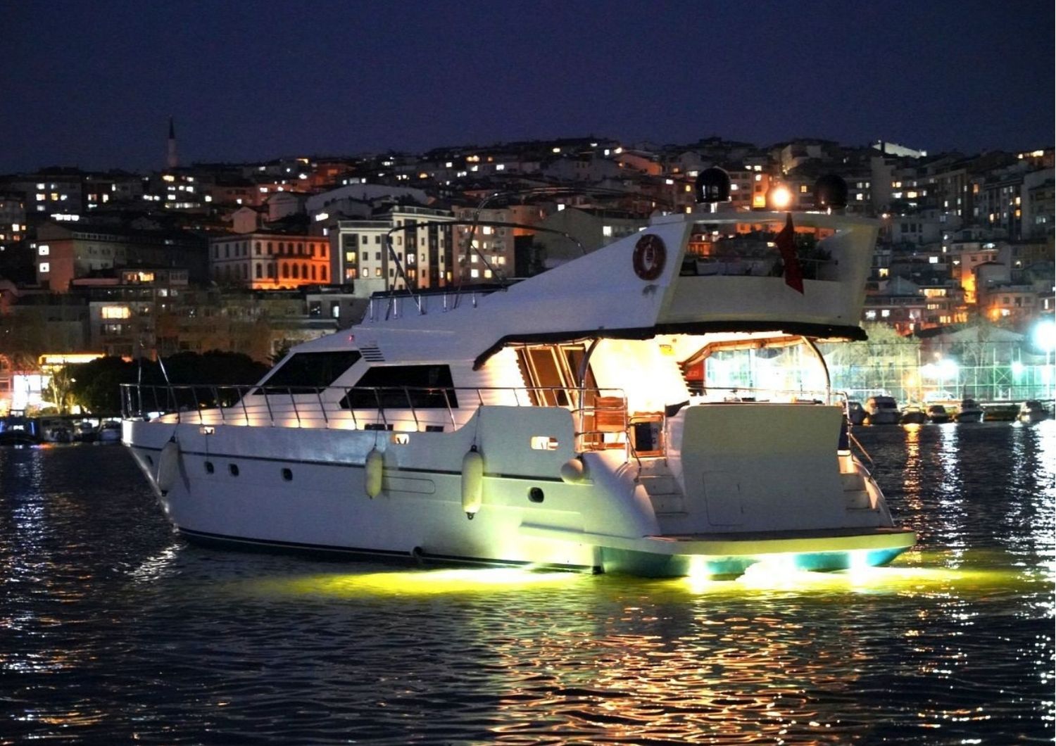 Motor Yacht for Rent for Invitations and Celebrations 4