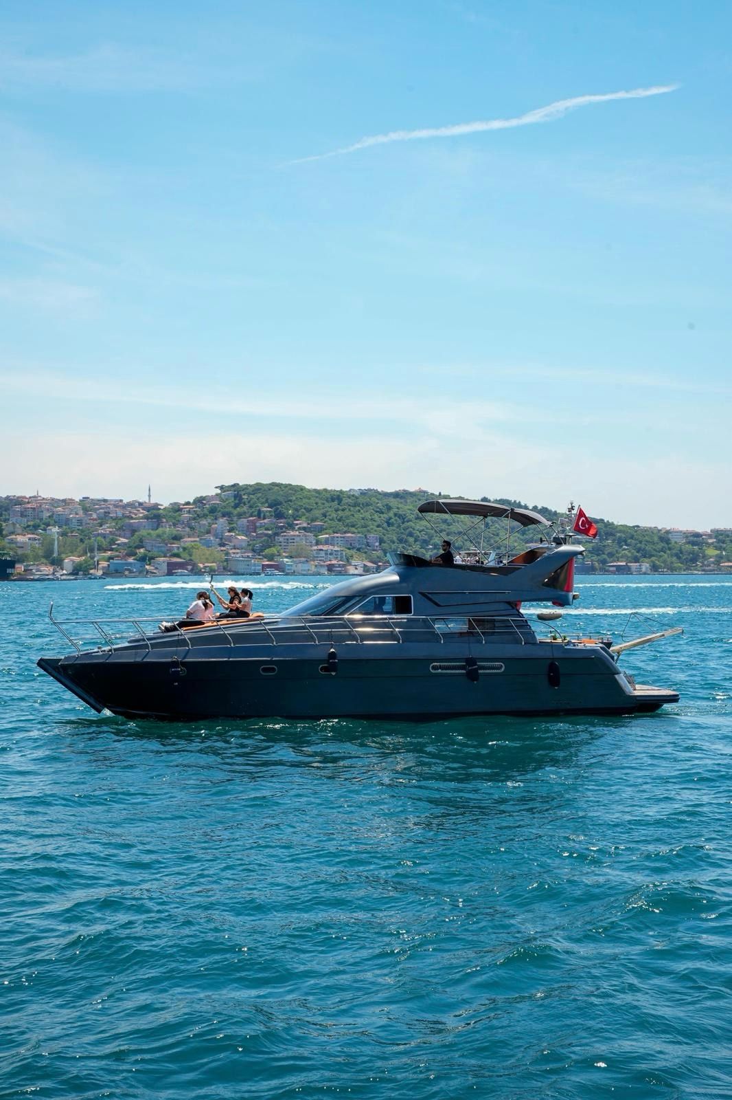 İstanbul Boğazında 17 Metre Lüks Özel Motoryat 1