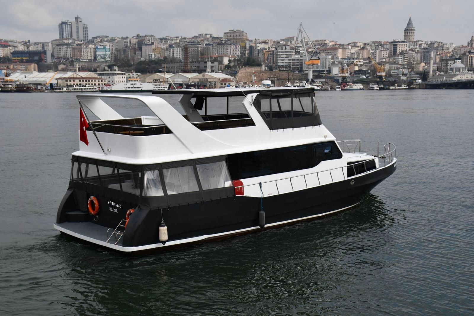 Özel Yat Kiralama & Lüks Tekne Turları 4