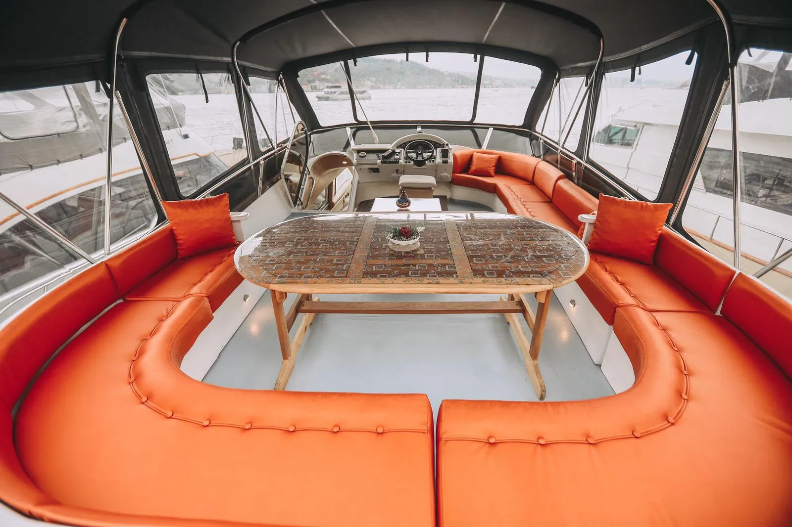 Rent a Bespoke 18-Meter Motor Yacht 2