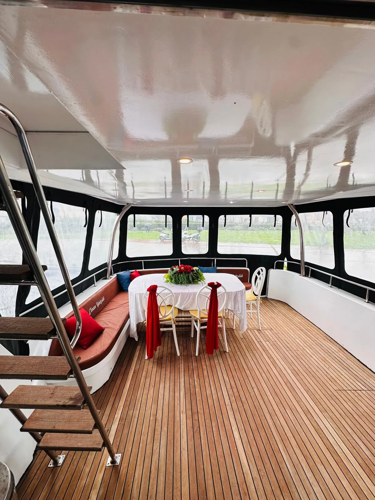 Luxury Custom 16m Motor Yacht for Rent on the Bosphorus 3