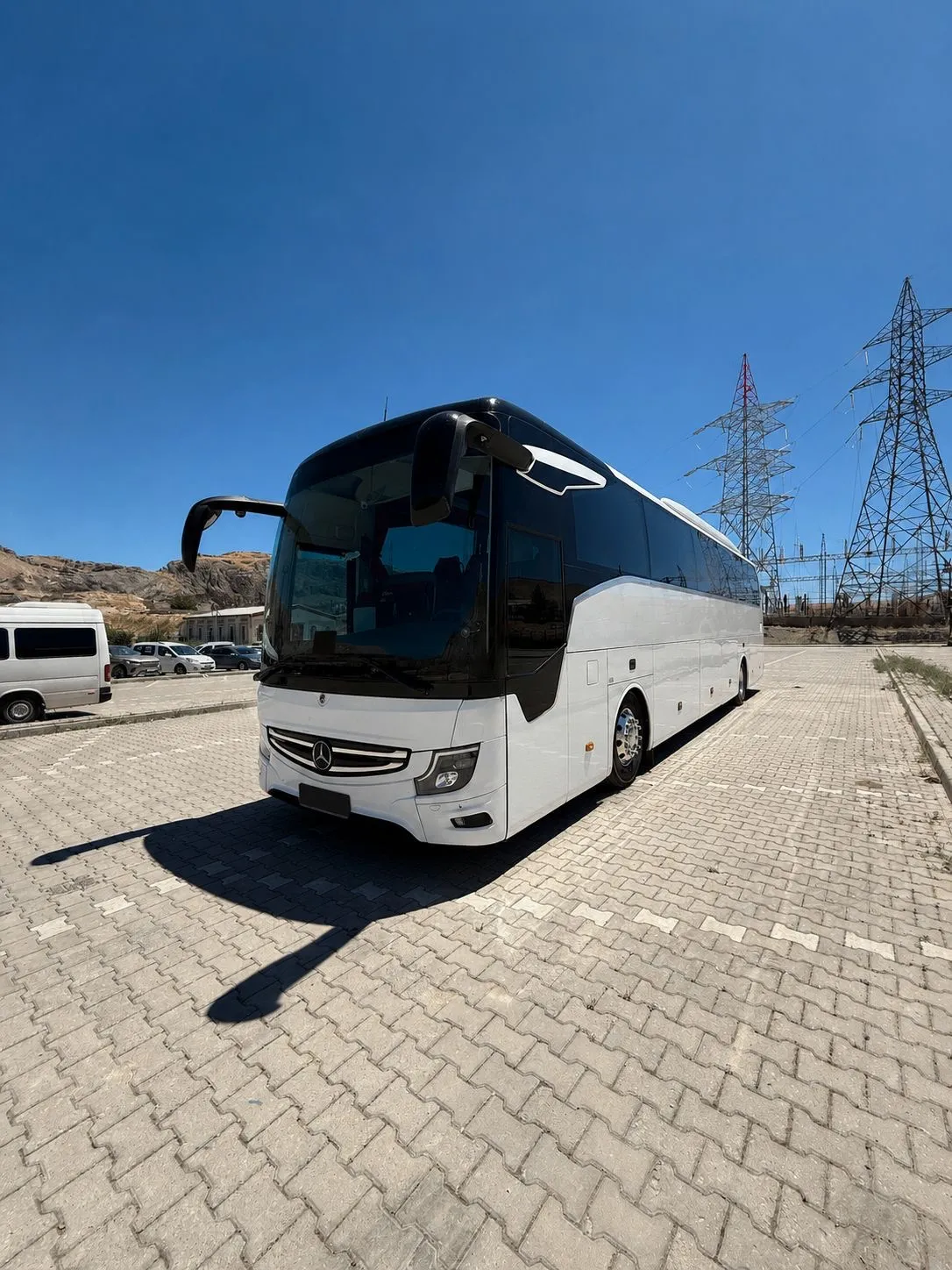 Mercedes-Benz Tourismo 50+1 | Chauffeur-Driven Bus Rental Istanbul 1