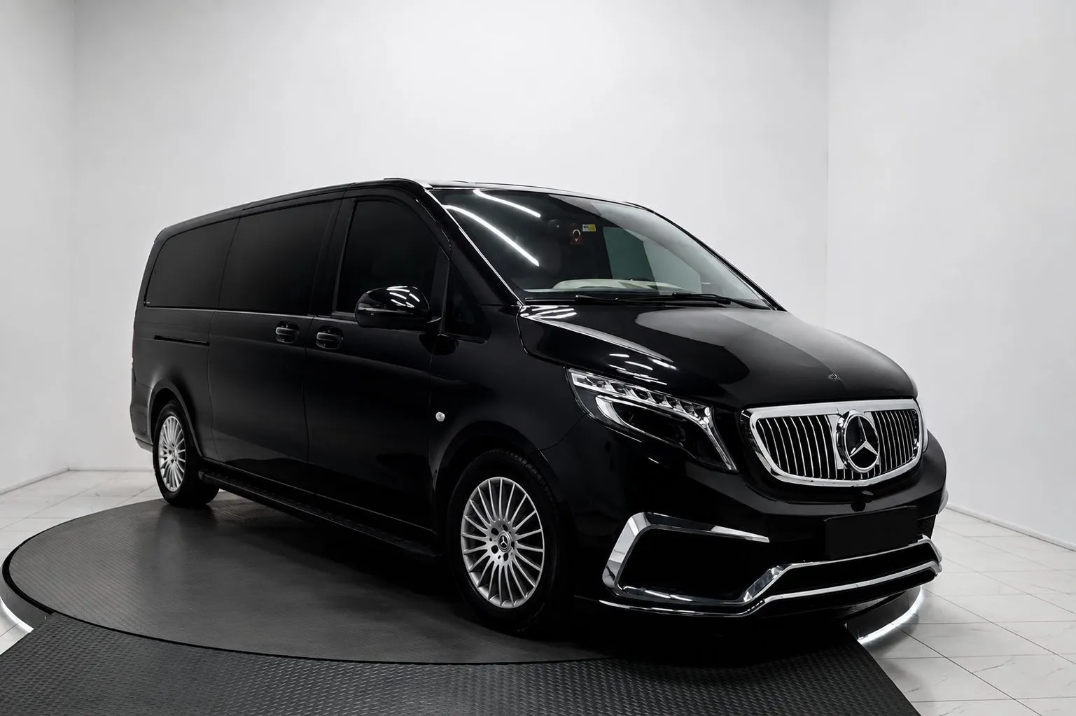 VIP Mercedes Vito Tourer 4+1 | Chauffeur-Driven Vehicle with Starlight Ceiling Istanbul 1