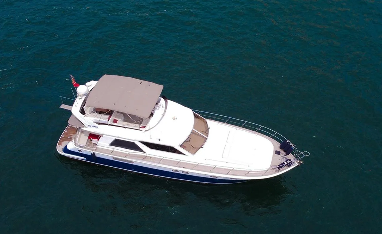 Istanbul Sunset Bosphorus Cruise: Luxury Yacht Tour with Refreshments – İstanbul 5
