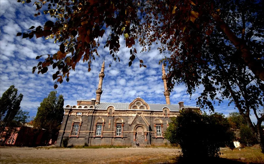 5 Günlük Diyarbakır Bitlis Van Kars Erzurum Turu, Uçaklı – İstanbul 5