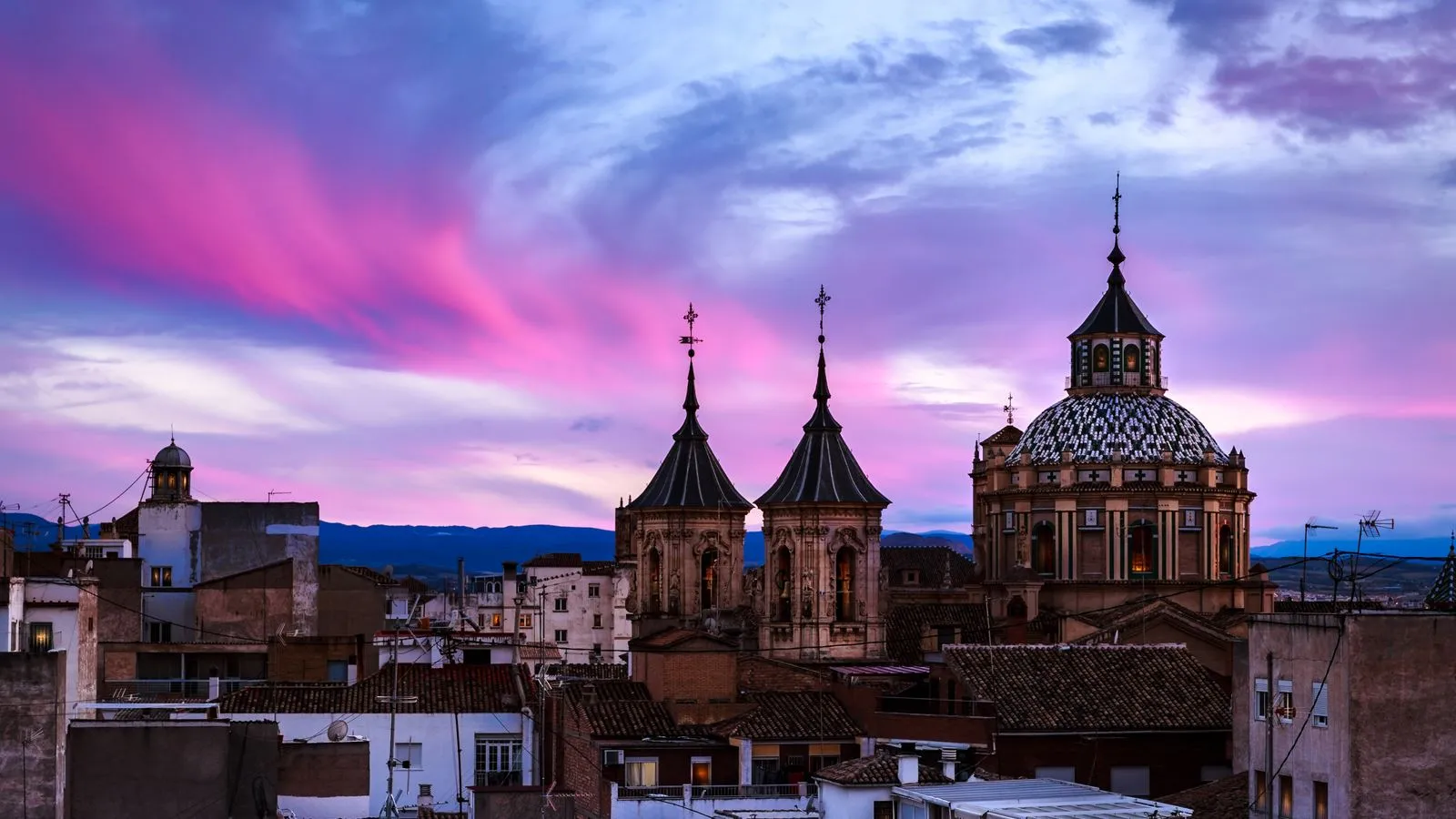 Elegant Mega Portekiz Madrid Endülüs Turu Pegasus ile Ekstra Turlar Dahil / 7 Gece Otel Konaklamalı / İstanbul Çıkışlı / Sevilla Gidiş 1