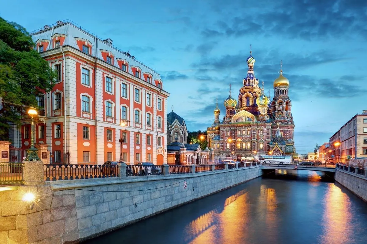 St. Petersburg Moskova Turu, THY ile 6 Gün – İstanbul 4