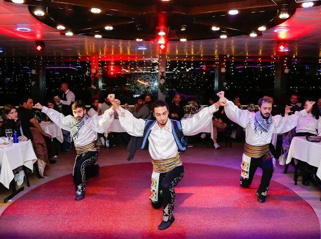 İstanbul: Türk Gecesi Eğlencesi ve Boğazda Akşam Yemeği 5