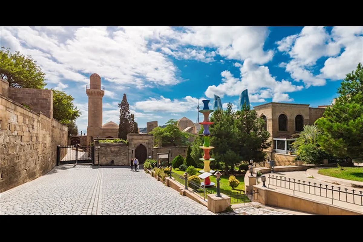 4 Günlük Bakü Turu, AJet ile Vizesiz – İstanbul 3