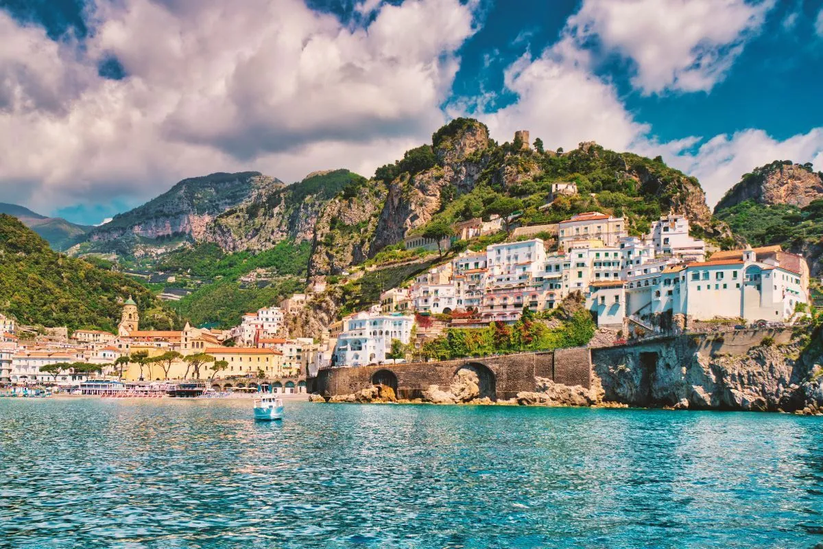 Amalfi Kıyıları Turu THY ile Ekstra Turlar Dahil / 3 Gece Otel Konaklamalı / İstanbul Çıkışlı / 2027 – İstanbul 1