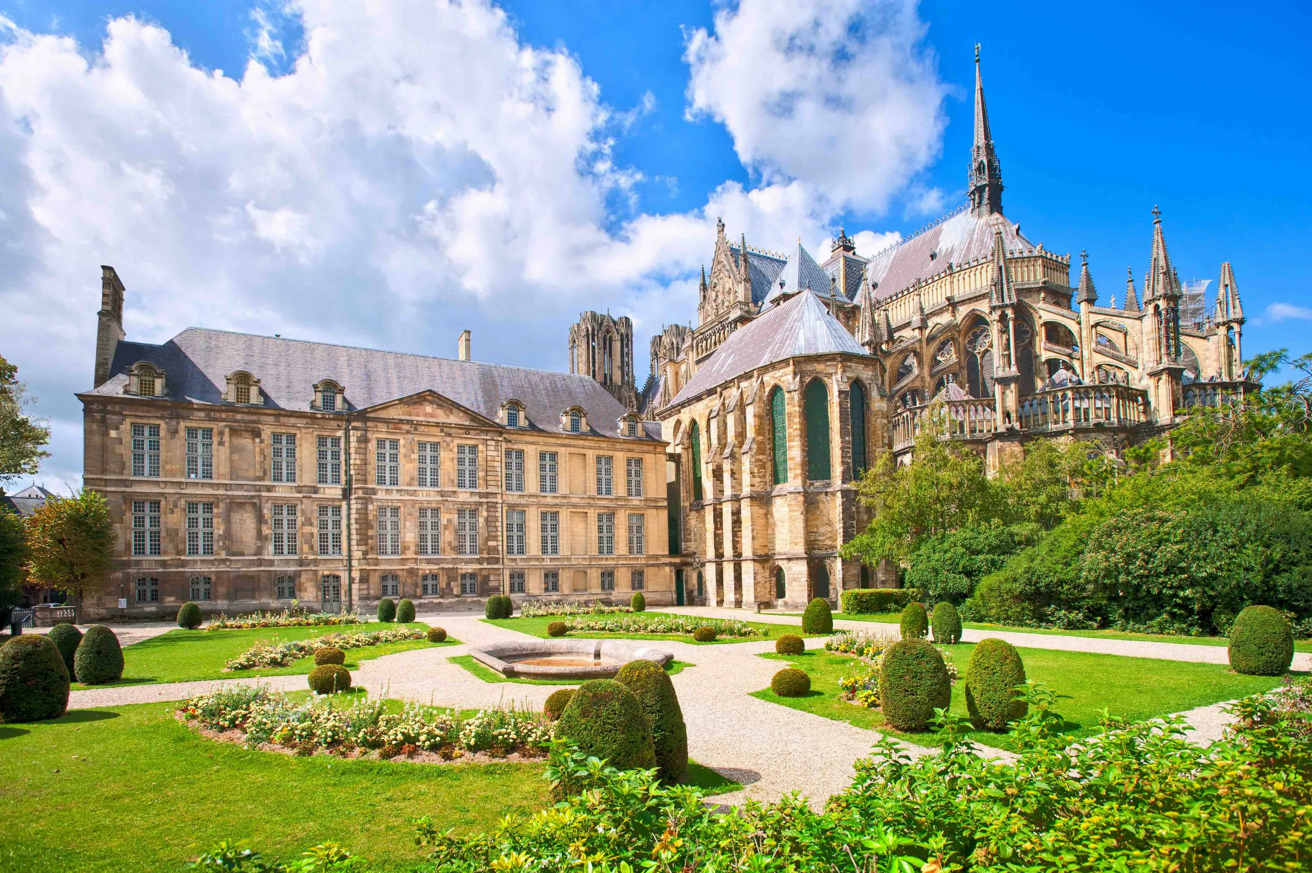 8 Günlük Benelüks Paris Köln Alsace İsviçre Turu, Uçak ile – İstanbul 3