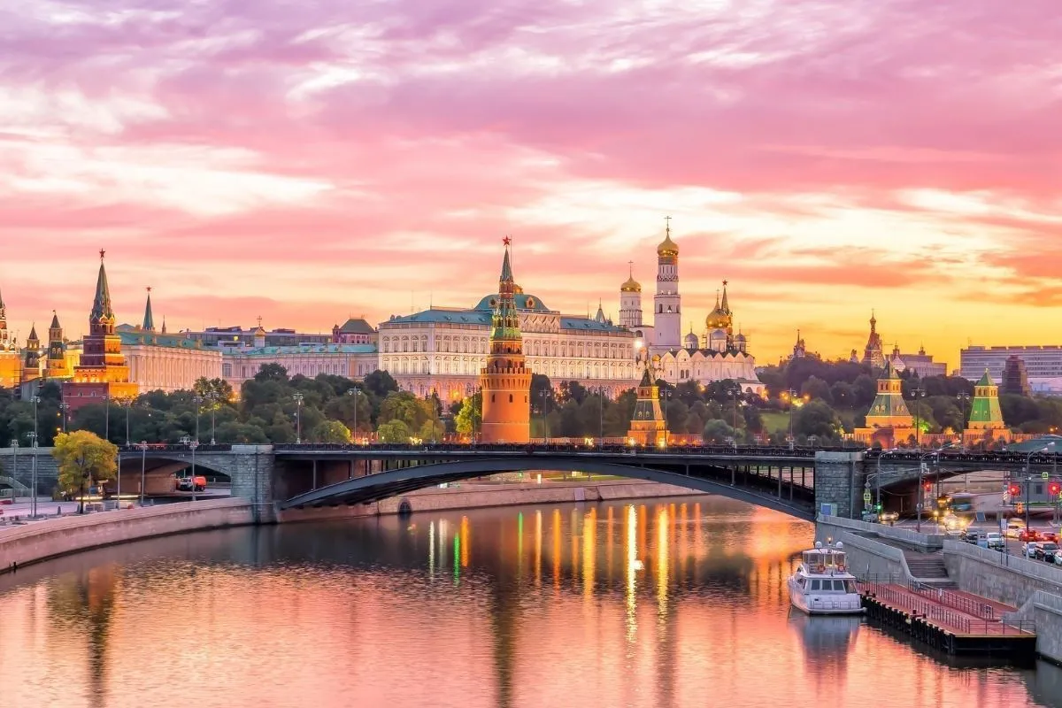 St. Petersburg Moskova Turu, THY ile 6 Gün – İstanbul 1