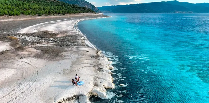 Salda Gölü Pamukkale Çeşme Alaçatı Turu, 3 Gün – İstanbul 4