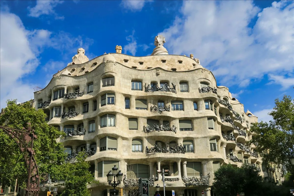 Barselona Turu Türk Hava Yolları ile Yaz Dönemi Özel / 3 Gece Otel Konaklamalı / İstanbul Çıkışlı / 2027 – İstanbul 5
