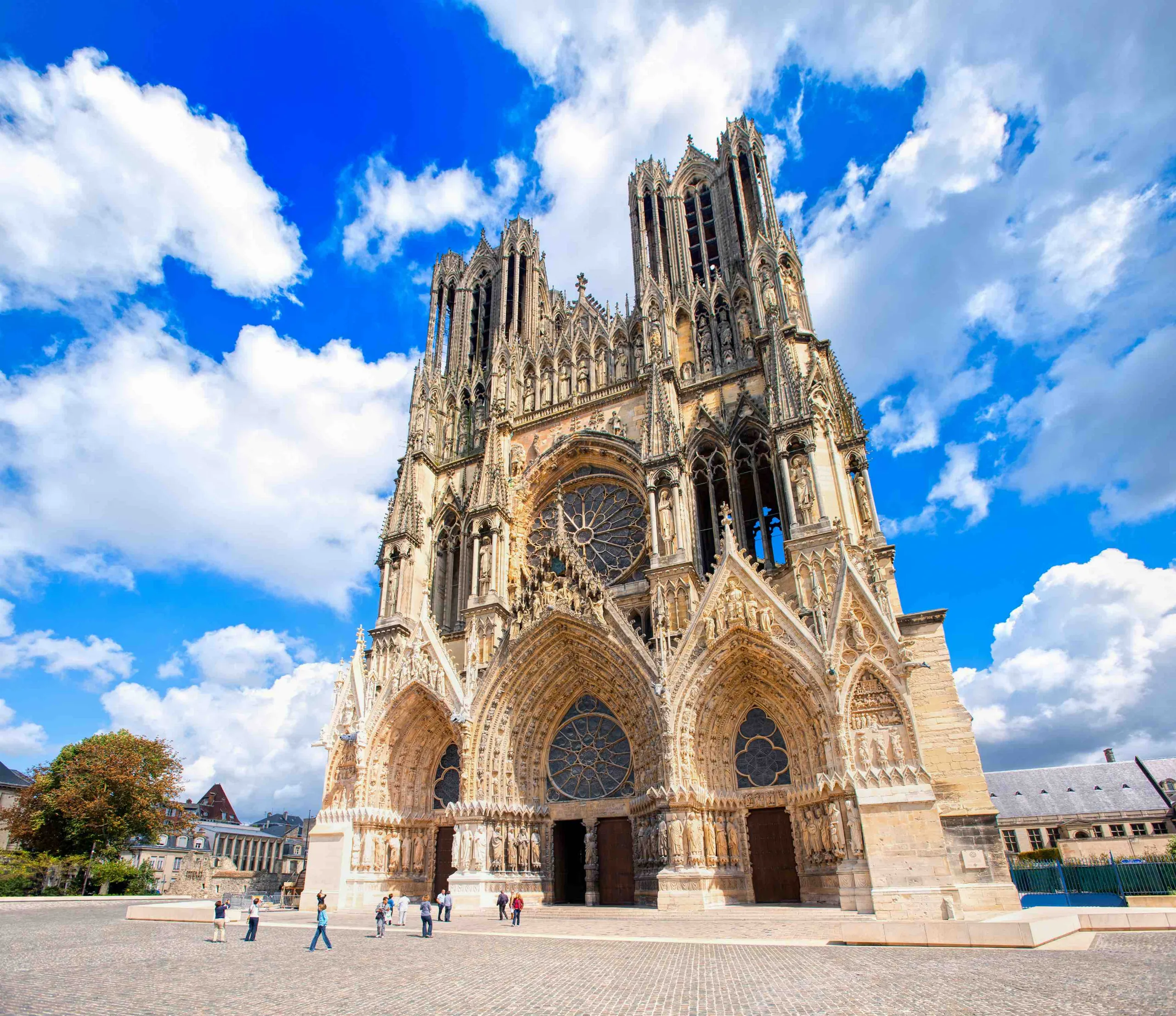 8 Günlük Benelüks Paris Köln Alsace İsviçre Turu, Uçak ile – İstanbul 4