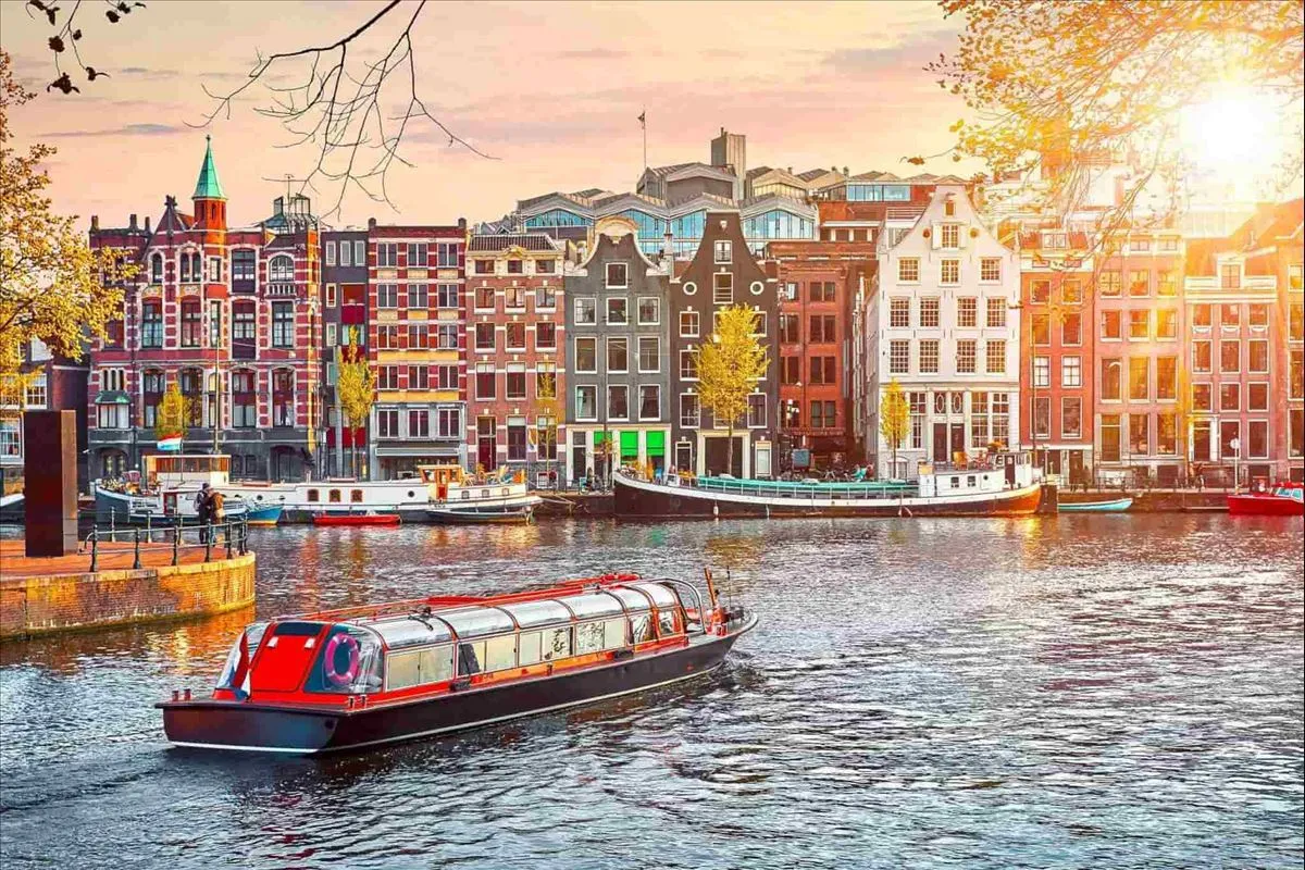 8 Günlük Benelüks, Fransa, Almanya, İsviçre Turu, THY ile – İstanbul 1