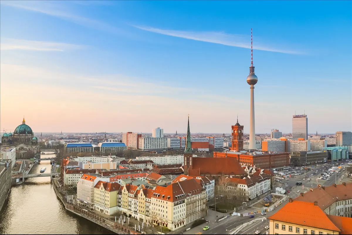 Grand Berlin Nurnberg Prag Turu SunEkspress ile Yılbaşı Özel Ekstra Turlar Dahil / 4 Gece Otel Konaklamalı / Antalya Çıkışlı – Antalya 1