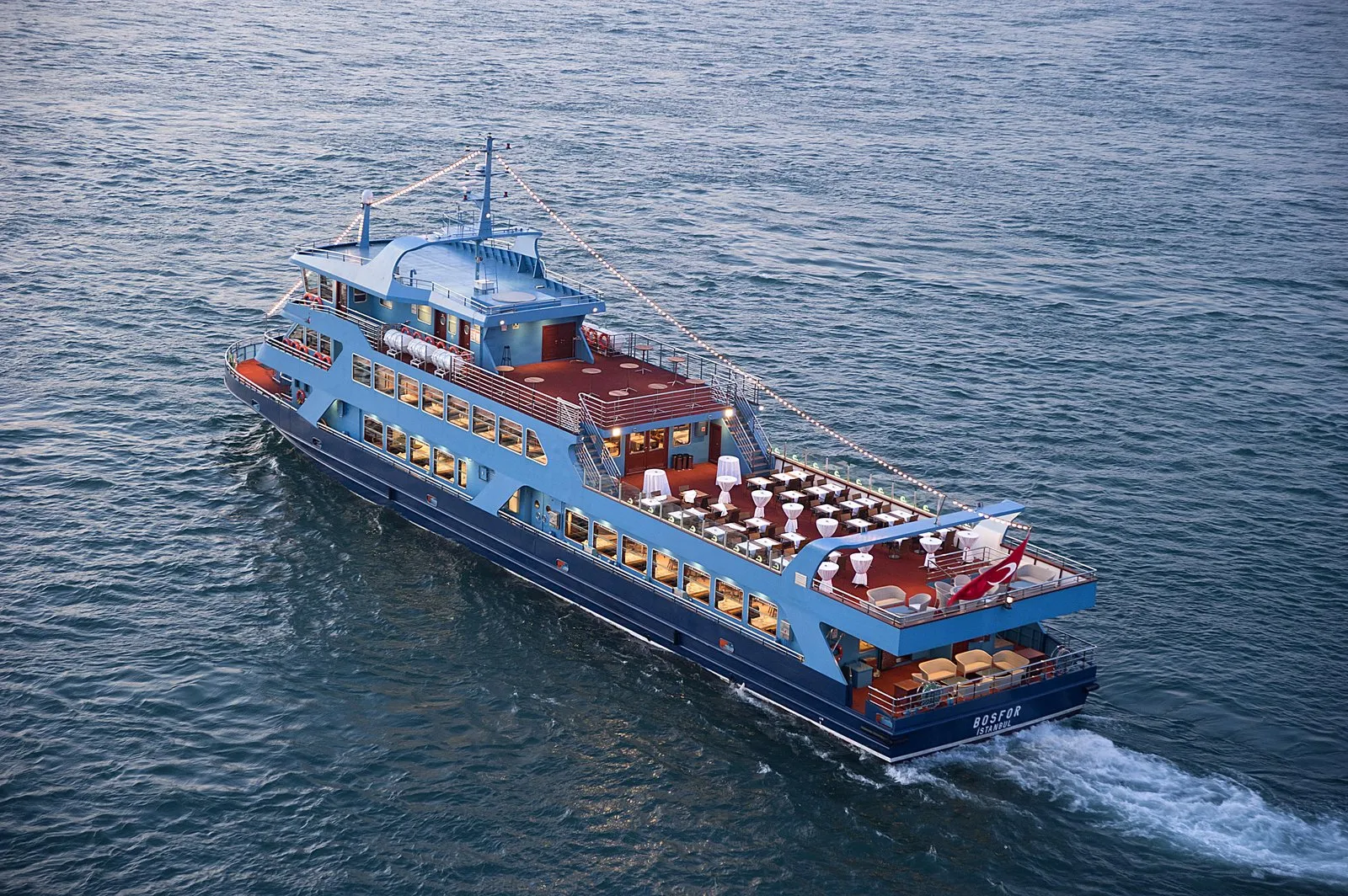 Evening Dinner Cruise on the Istanbul Bosphorus with Turkish Night Show – İstanbul 2