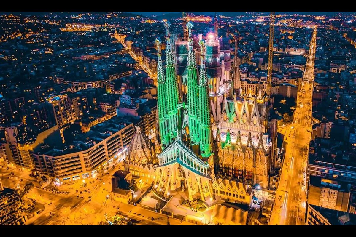 Viva Barselona Turu Türk Hava Yolları ile Yılbaşı Özel / 3 Gece Otel Konaklamalı / İstanbul Çıkışlı – İstanbul 2